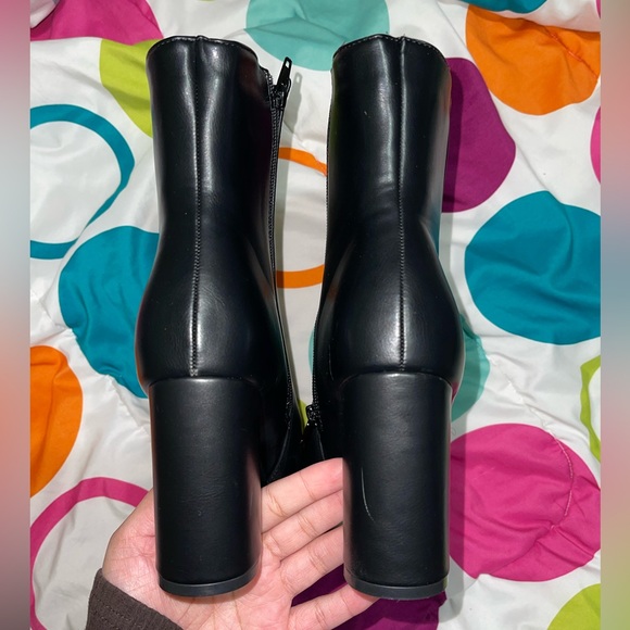 Black booties heels - Picture 2 of 5